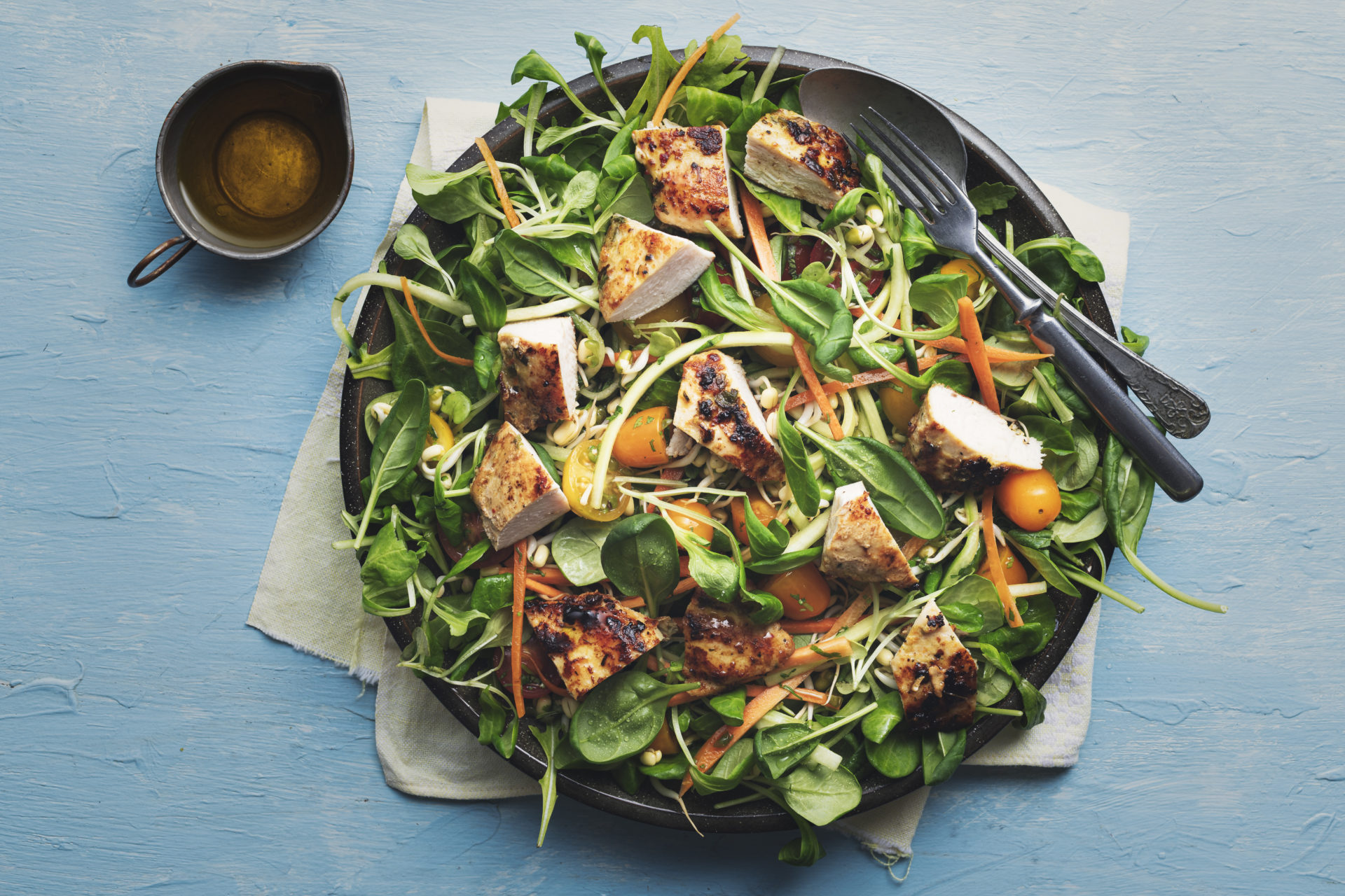 Maukkaat kanasalaatit