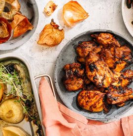 Naapurin Maalaiskanan grillattua kanaa ja paahdettuja sipuleita