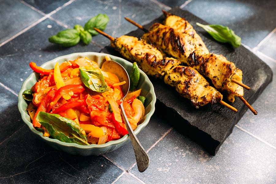 Grillatut kanavartaat ja italialainen peperonata