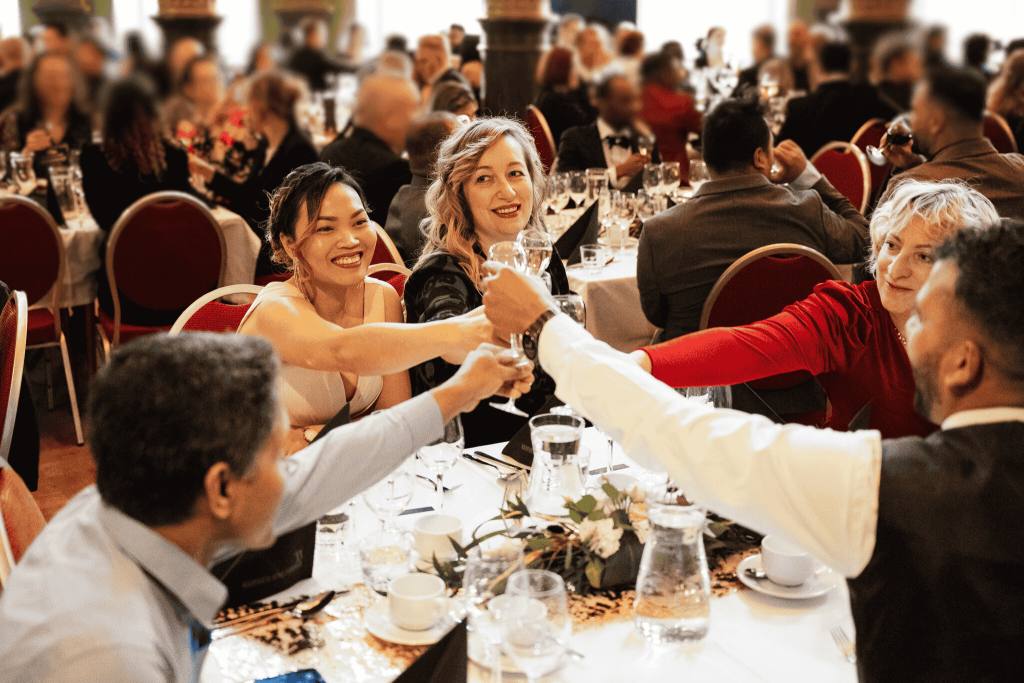 Naapurin Maalaiskanan työntekijöitä